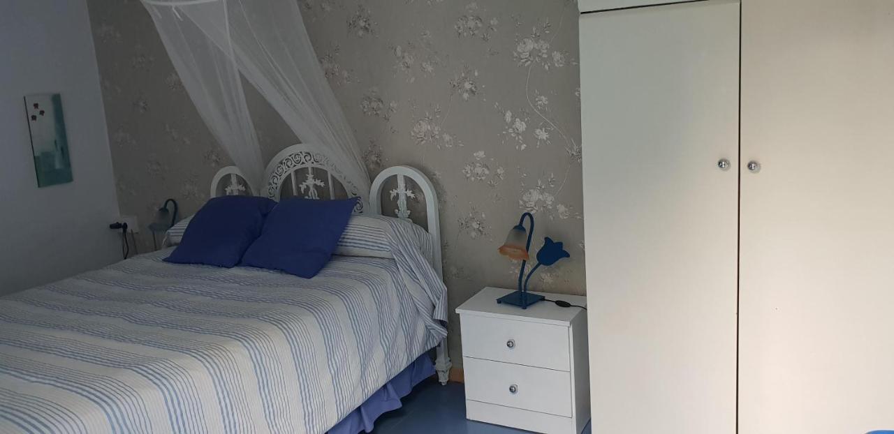 רוטה En Finca Las Dunas Dos Chalets Con Jacuzzis En Primera Linea De Playa , Uno De 4 Dormitorios Y Otro De 2 Dormitorios, Llama Al Seiscientos Veintisiete Cuatrocientos Diecisiete Trescientos Noventa Y Ocho מראה חיצוני תמונה