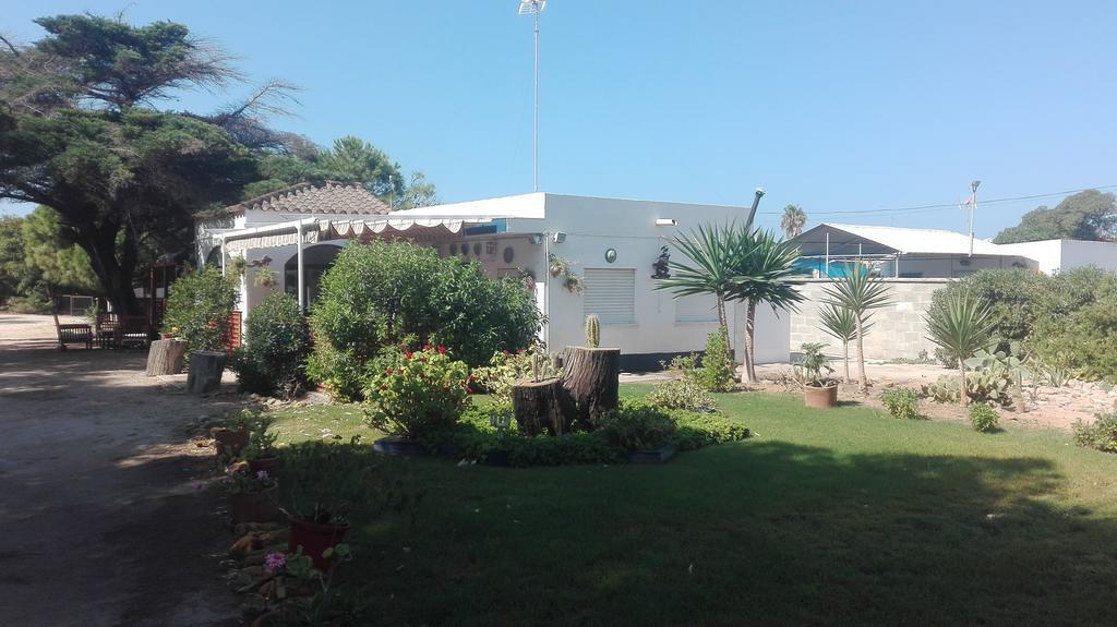 רוטה En Finca Las Dunas Dos Chalets Con Jacuzzis En Primera Linea De Playa , Uno De 4 Dormitorios Y Otro De 2 Dormitorios, Llama Al Seiscientos Veintisiete Cuatrocientos Diecisiete Trescientos Noventa Y Ocho מראה חיצוני תמונה